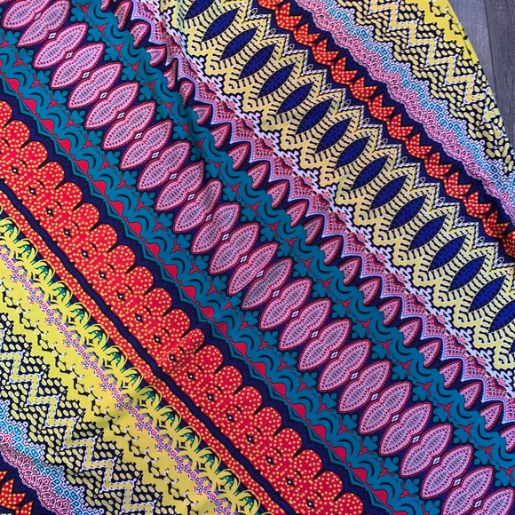 John Paul Richard multi colored skirt Petite - Picture 2 of 3